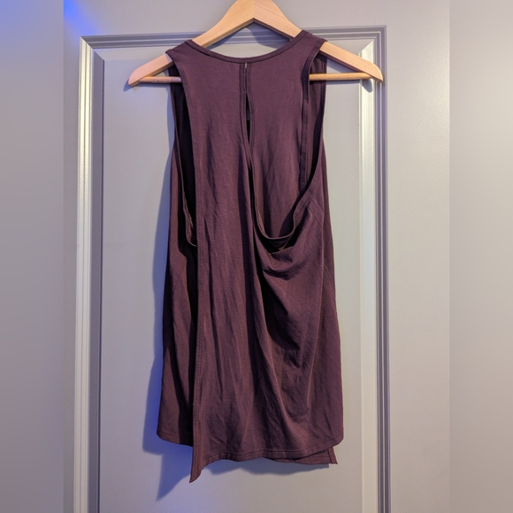 ⭐*New w/o Tags!* Athleta Essence Tie Back Tank in Burgundy - Picture 5 of 8